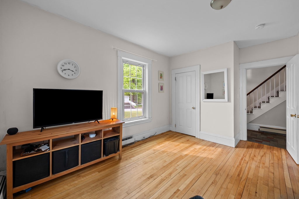 10 Maple ST, Sturbridge, MA Photo #6