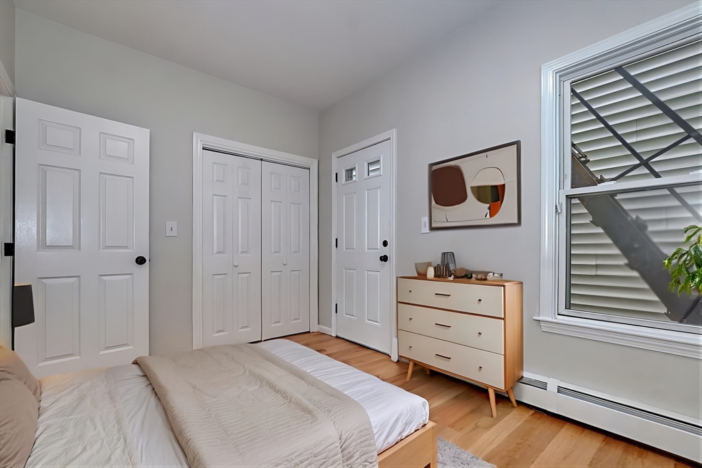 136 W 6th St 1