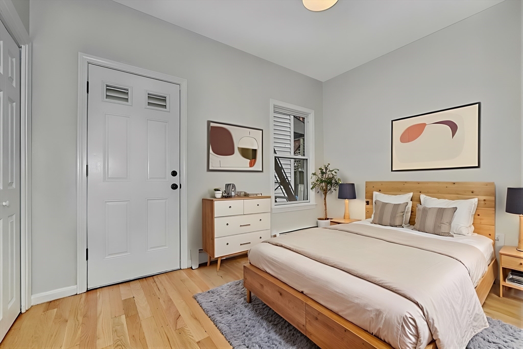 136 W 6th St 1