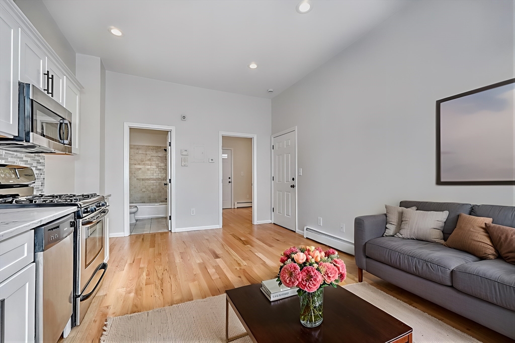 136 W 6th St 1