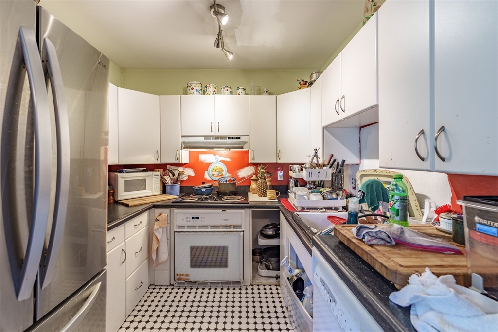 27 Fairview Ave