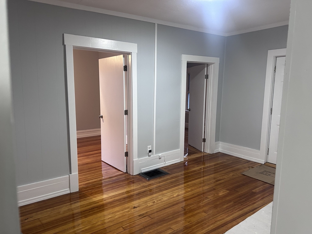 Click for 50 Chestnut St #1, Lynn, MA slideshow Click for 50 Chestnut St #1, Lynn, MA slideshow