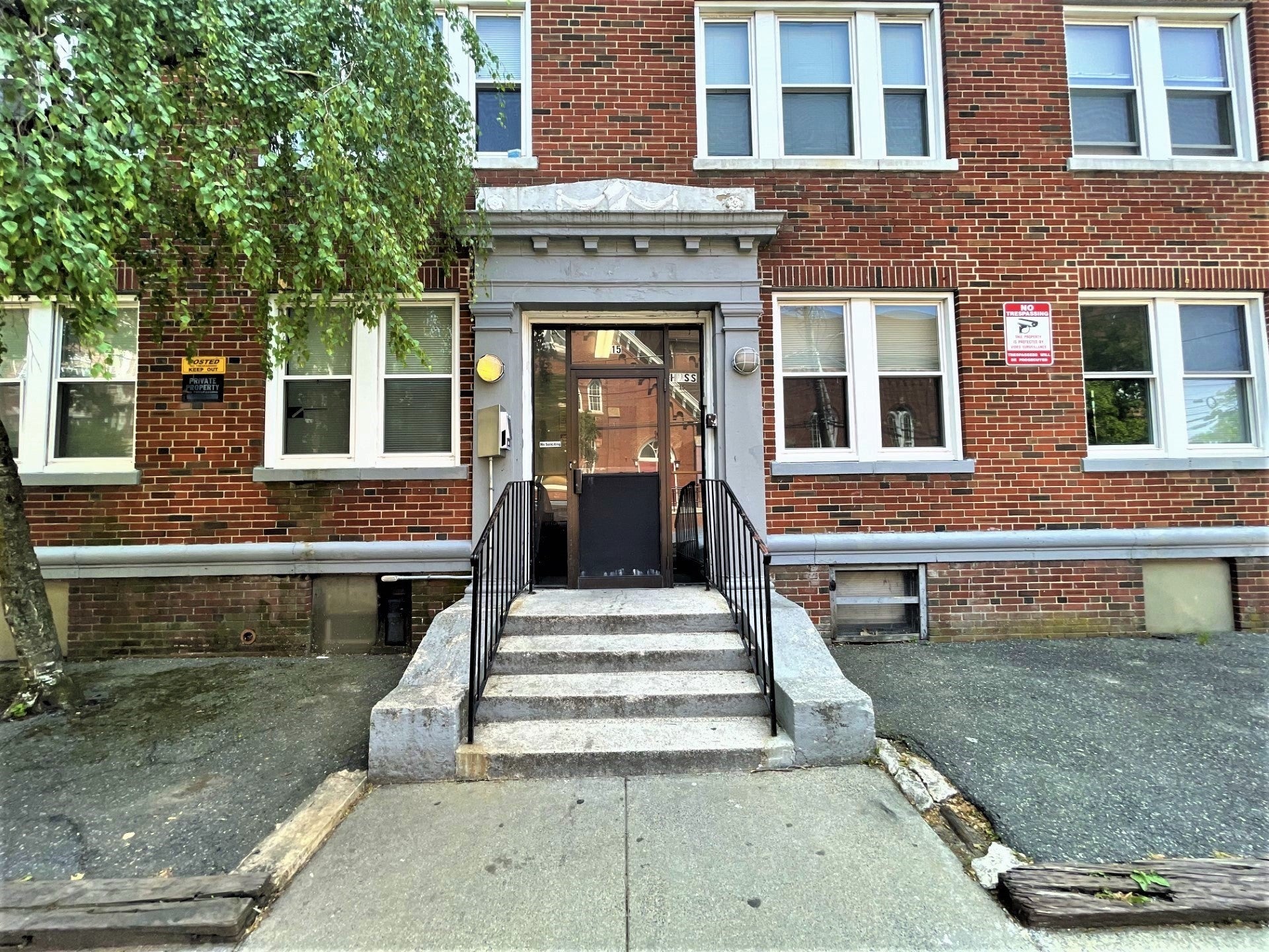 Photo of 15 Huss Ct, Lynn, MA