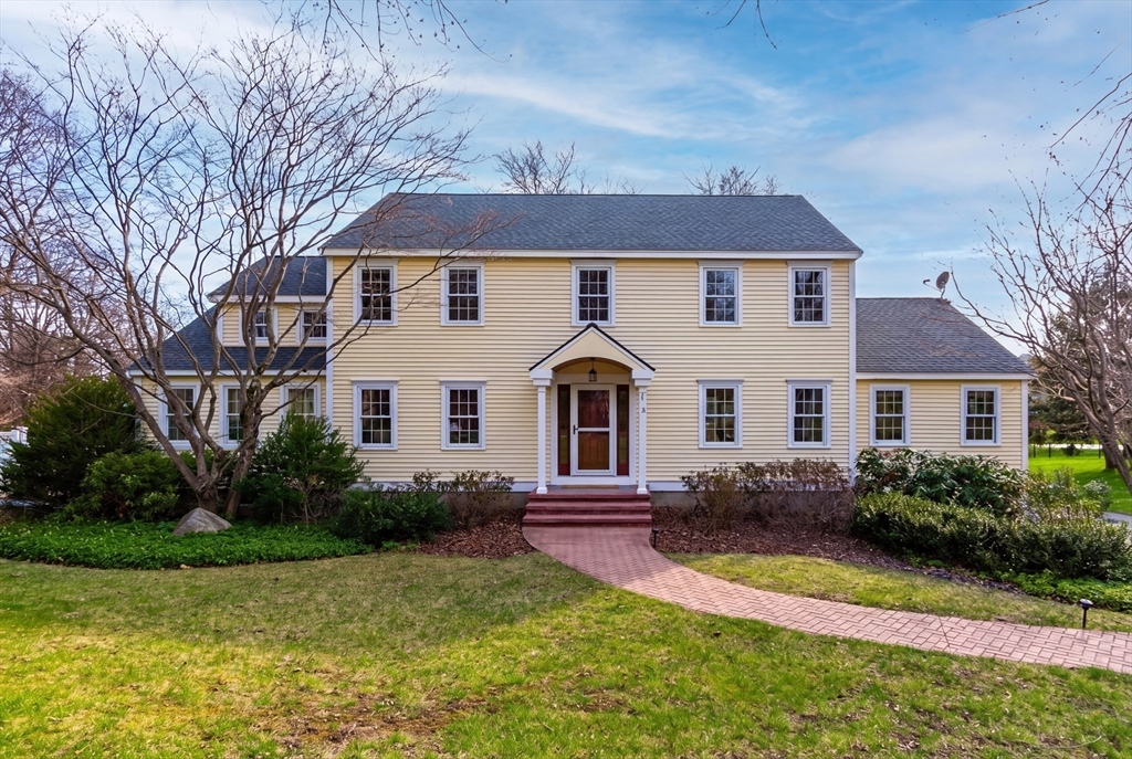 18 Robert Rd