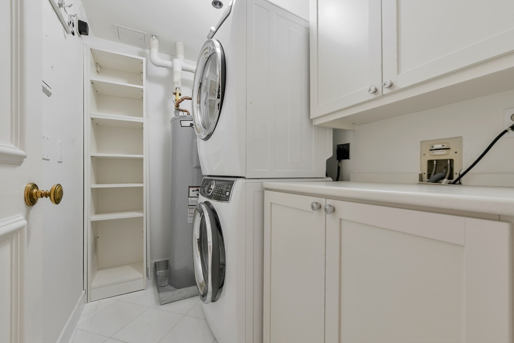 Boston, Massachusetts 02116, United States, 2 Bedrooms Bedrooms, ,2 BathroomsBathrooms,Residential,Active,247598