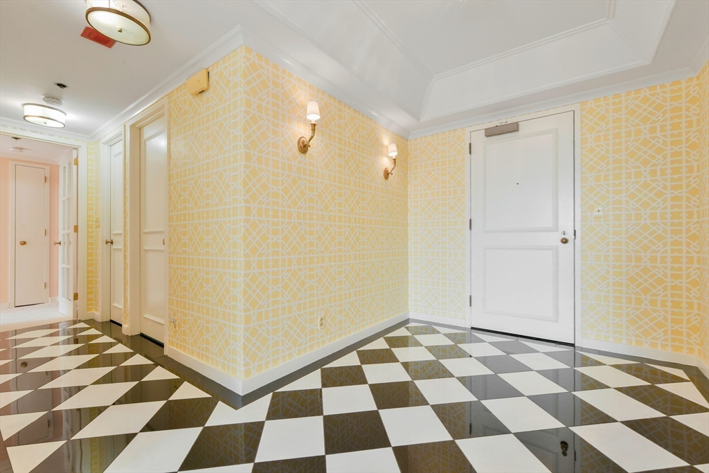 Boston, Massachusetts 02116, United States, 2 Bedrooms Bedrooms, ,2 BathroomsBathrooms,Residential,Active,247598