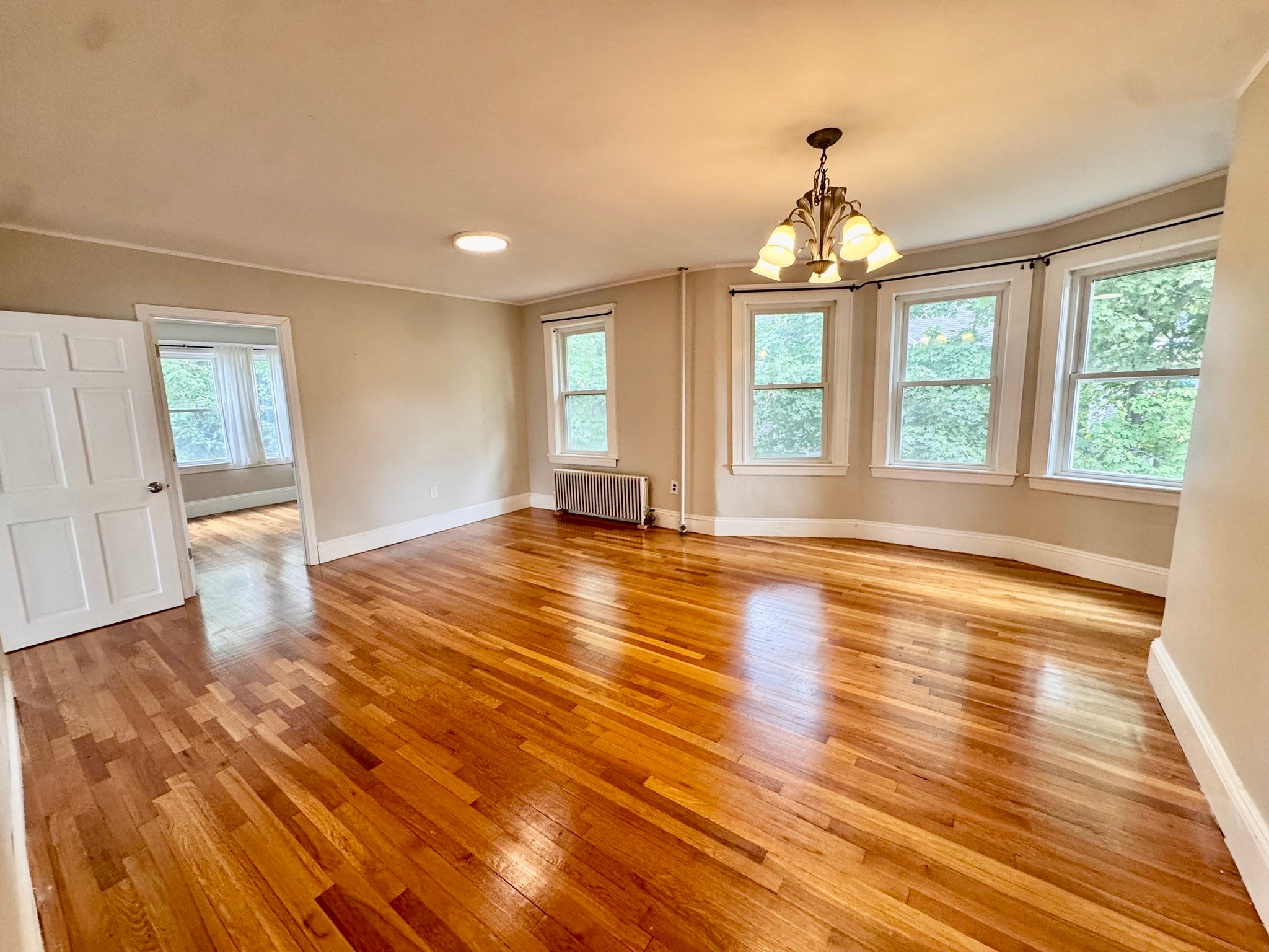 87 Burget Ave 2