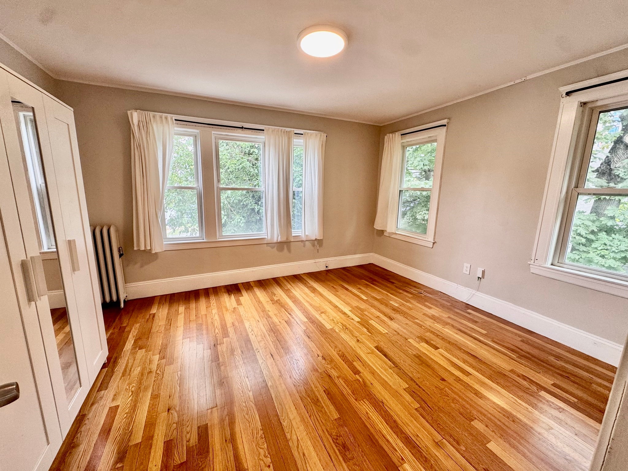 87 Burget Ave 2