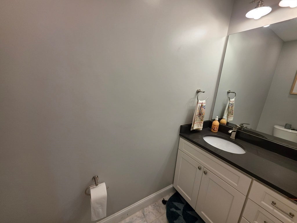 810 E 3rd St #2, Boston, MA Photo #11