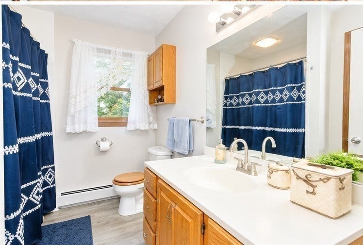 30 Dale St, Holyoke, MA, 30 Dale St, Holyoke, MA Photo #11