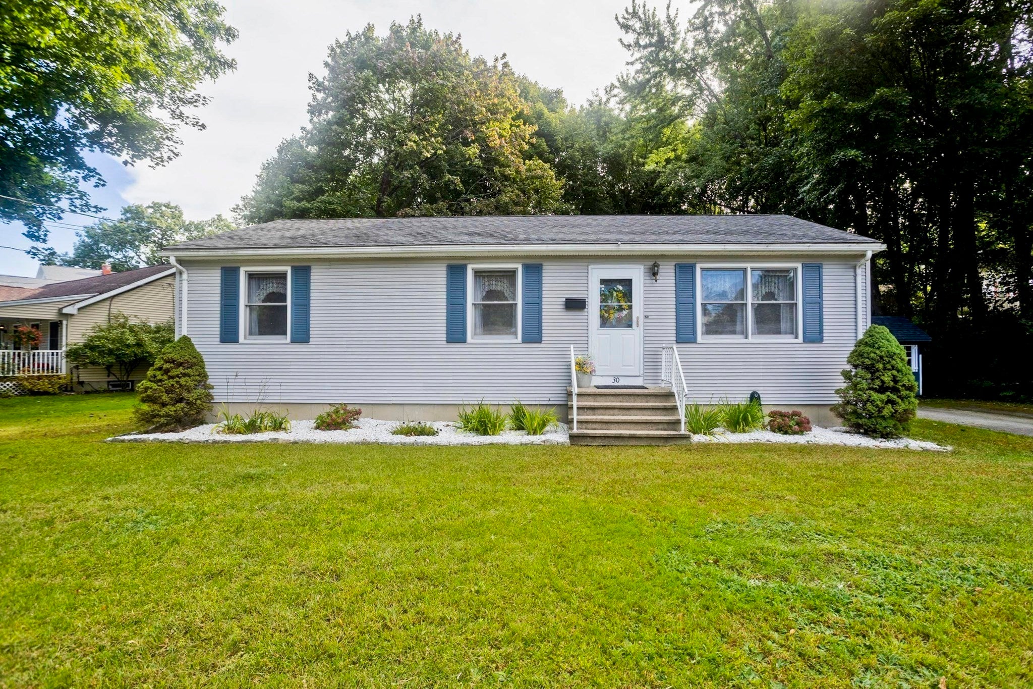 30 Dale St, Holyoke, MA, 30 Dale St, Holyoke, MA Photo #2