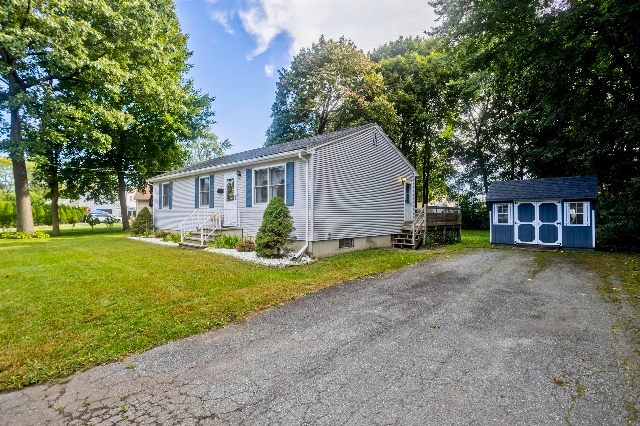 30 Dale St, Holyoke, MA, 30 Dale St, Holyoke, MA Photo #3