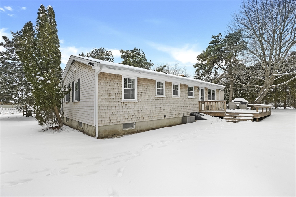 37 Knoll Dr