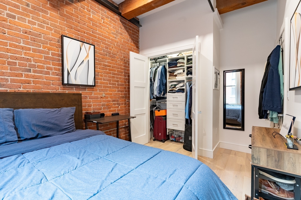 Boston, Massachusetts 02210, United States, 3 Bedrooms Bedrooms, ,2 BathroomsBathrooms,Residential,Active,201804