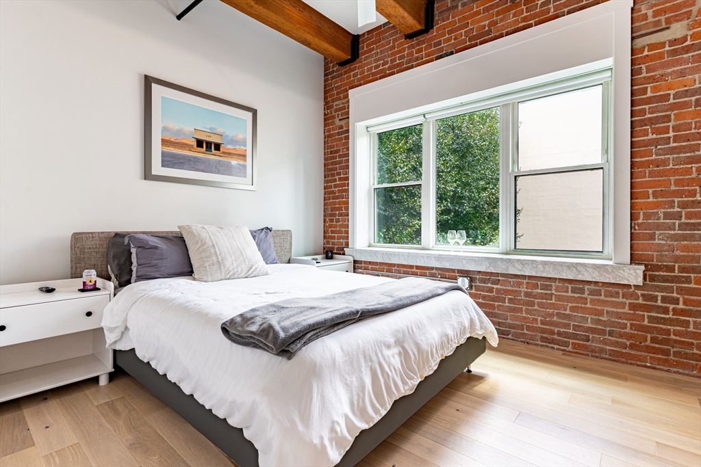 Boston, Massachusetts 02210, United States, 3 Bedrooms Bedrooms, ,2 BathroomsBathrooms,Residential,Active,201804