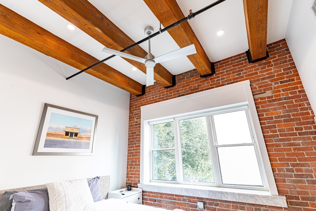 Boston, Massachusetts 02210, United States, 3 Bedrooms Bedrooms, ,2 BathroomsBathrooms,Residential,Active,201804