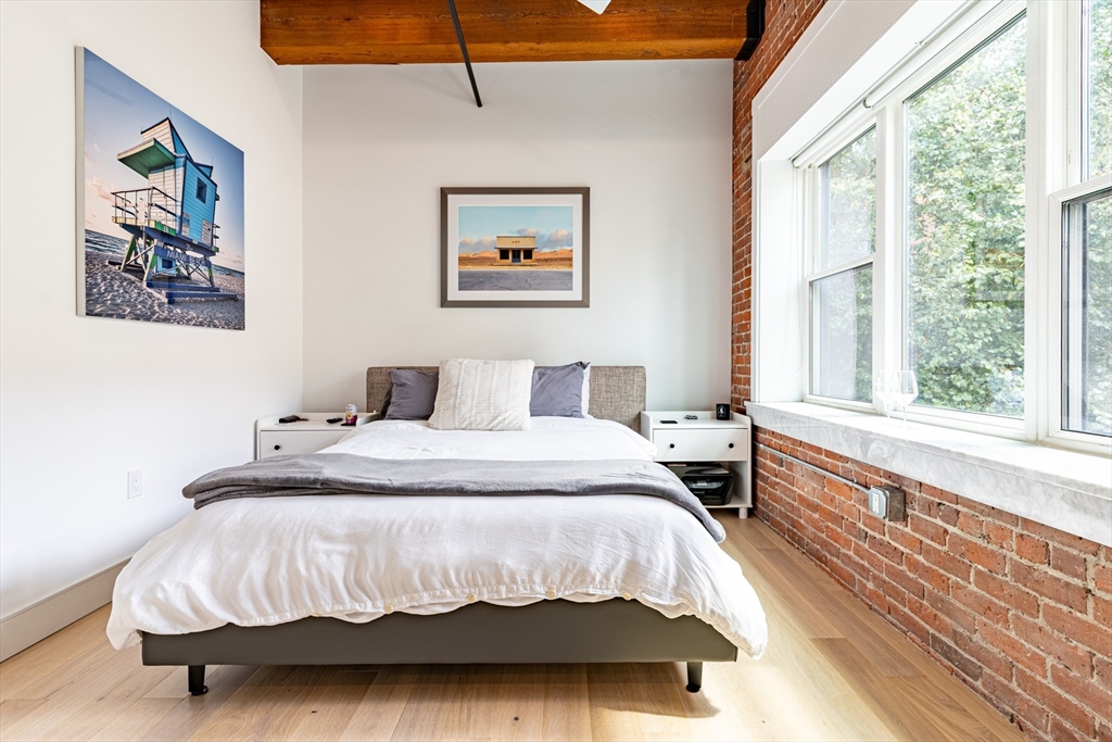 Boston, Massachusetts 02210, United States, 3 Bedrooms Bedrooms, ,2 BathroomsBathrooms,Residential,Active,201804