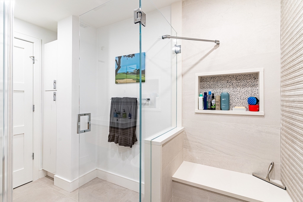 Boston, Massachusetts 02210, United States, 3 Bedrooms Bedrooms, ,2 BathroomsBathrooms,Residential,Active,201804