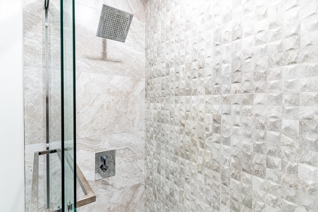 Boston, Massachusetts 02210, United States, 3 Bedrooms Bedrooms, ,2 BathroomsBathrooms,Residential,Active,201804