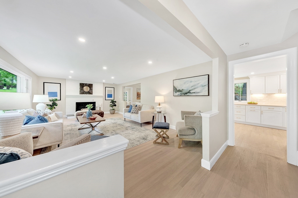 27 Lantern Ln