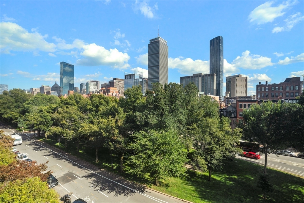 333 Commonwealth Ave 19