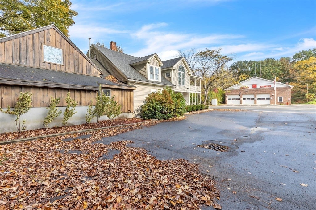 9 Russell Rd