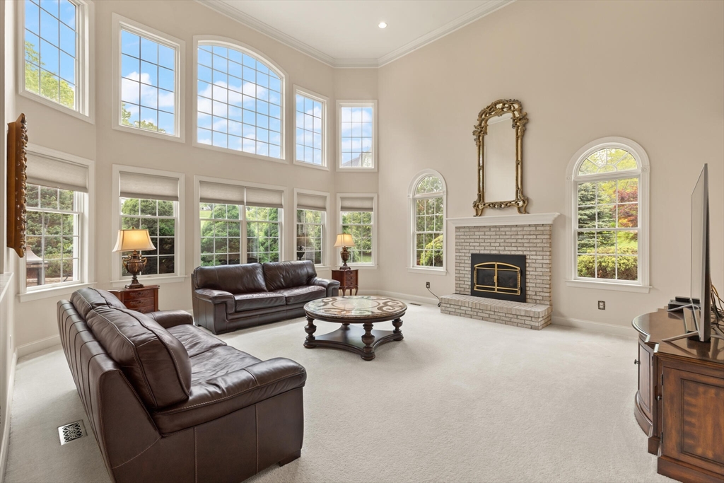 2 Appaloosa Dr