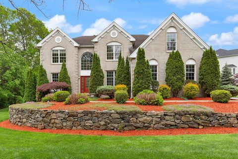 2 Appaloosa Dr Grafton MA 01536