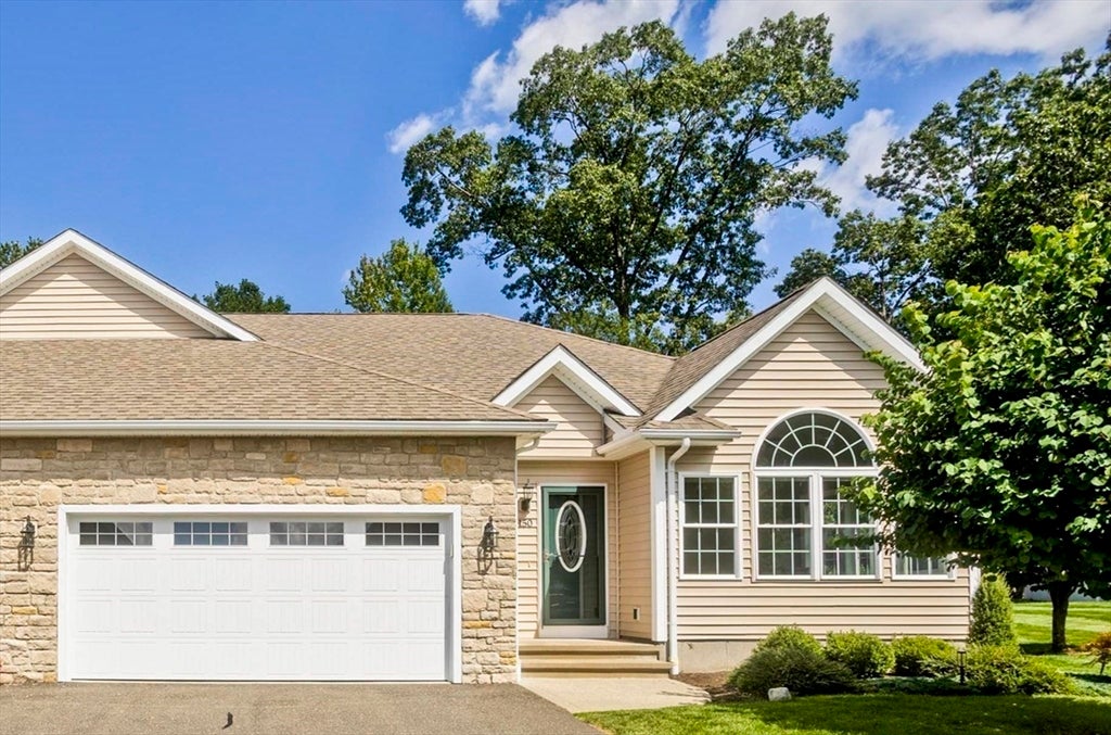 150 Stonybrook Way #150, South Hadley, MA, 150 Stonybrook Way #150, South Hadley, MA Photo #1