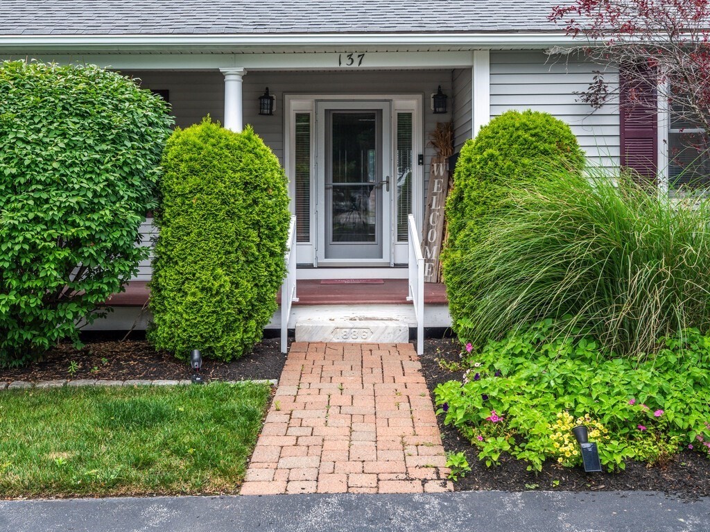 137 Main St
