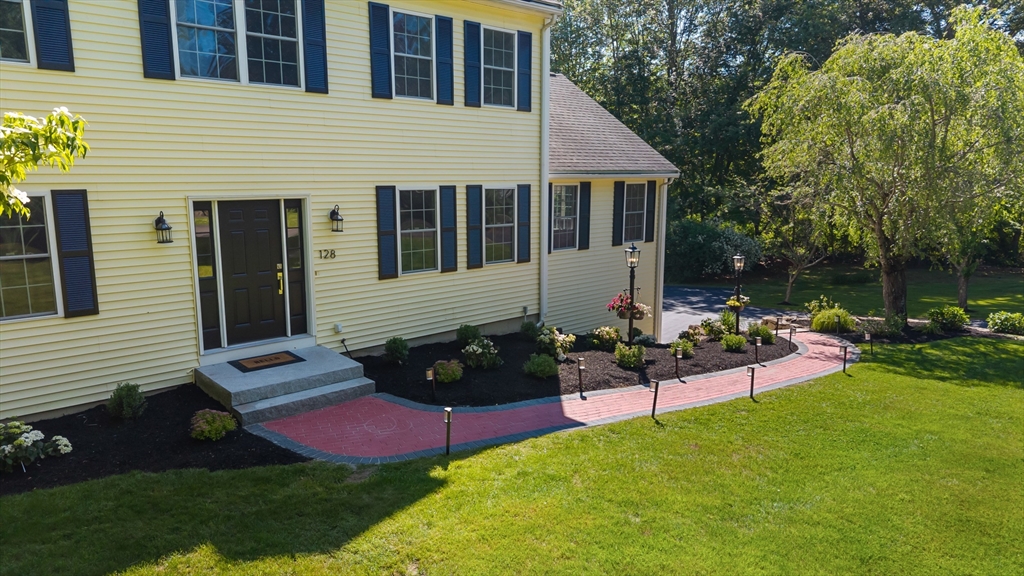 128 Memorial Dr