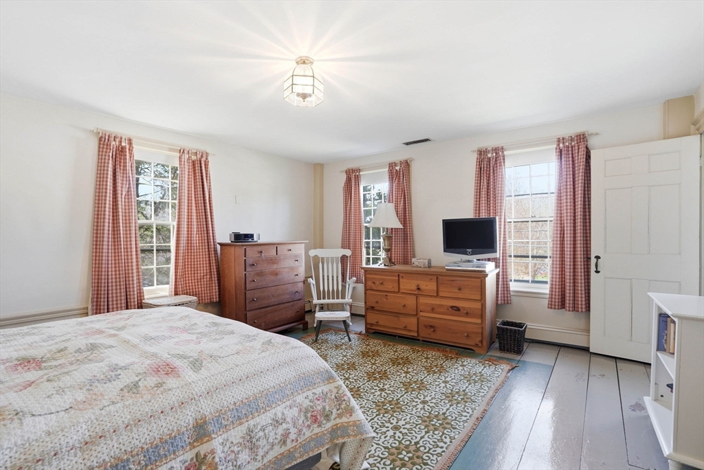 215 Prospect St, Hingham, MA Photo #26