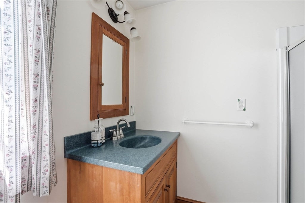 215 Prospect St, Hingham, MA Photo #24