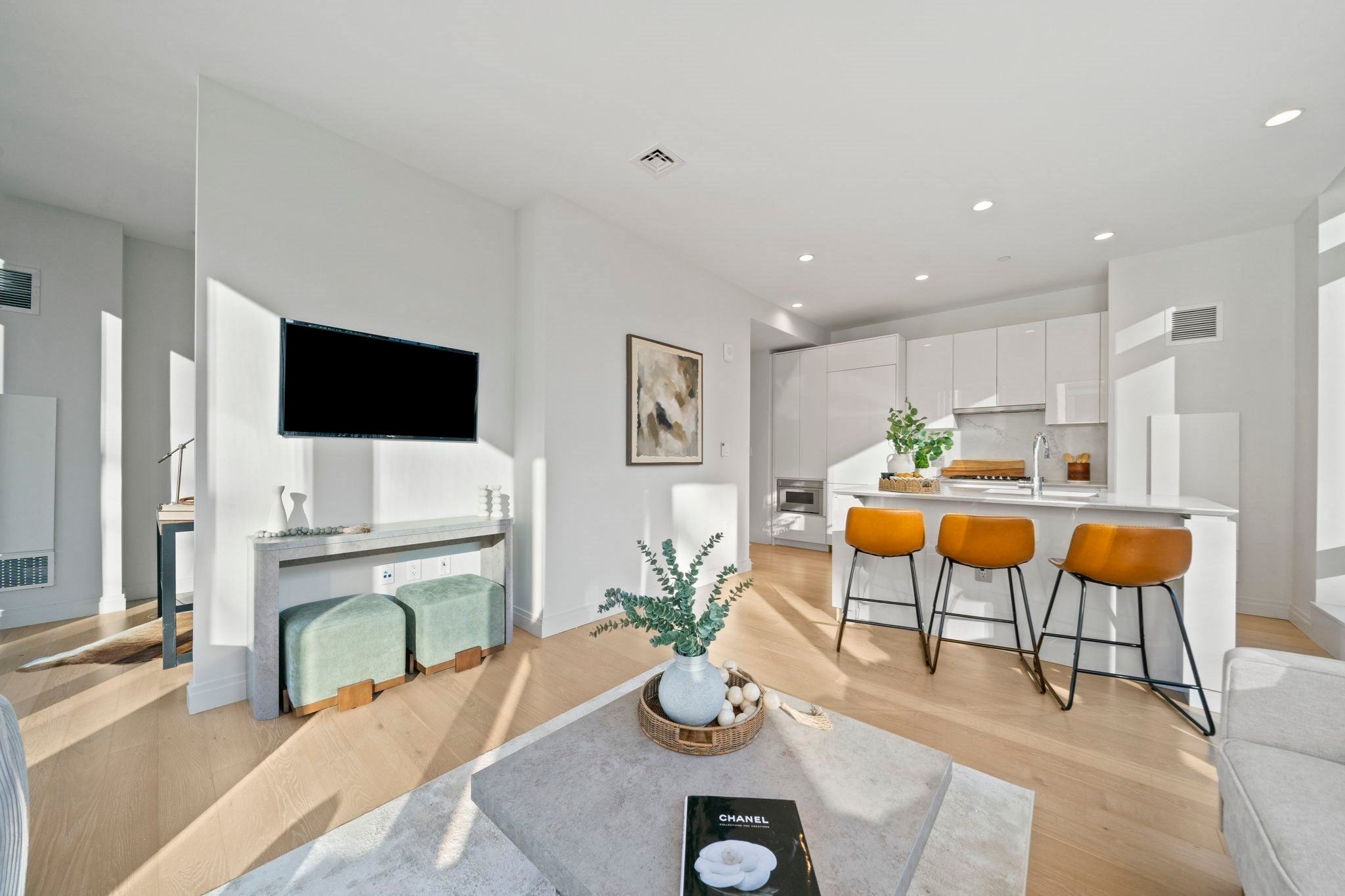 135 Seaport Blvd 1703