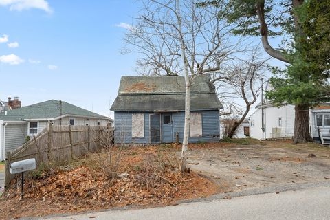 Photo of 15 Ocean Ave, Halifax, MA 02338 (MLS # 73499911)
