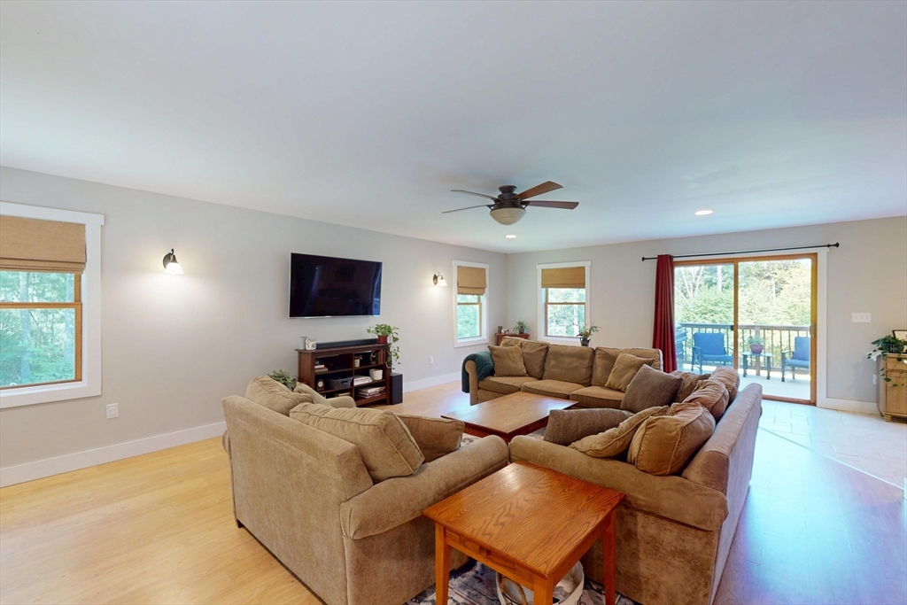 97 Cave Hill Rd