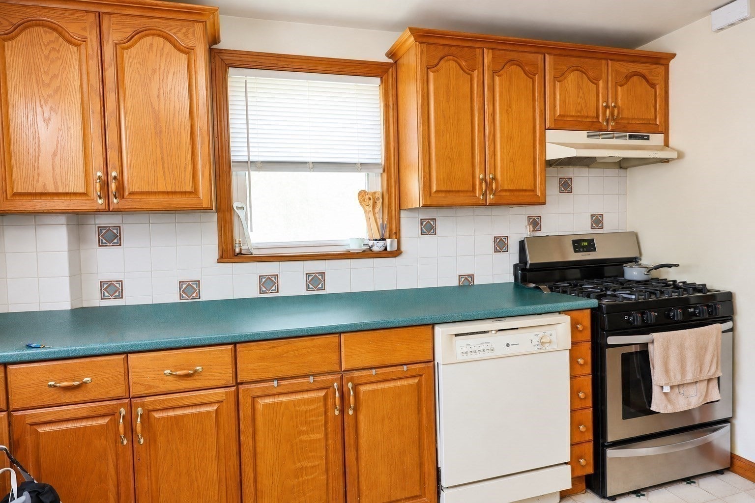 40 Baker Ave #2, Quincy, MA, 40 Baker Ave #2, Quincy, MA Photo #3