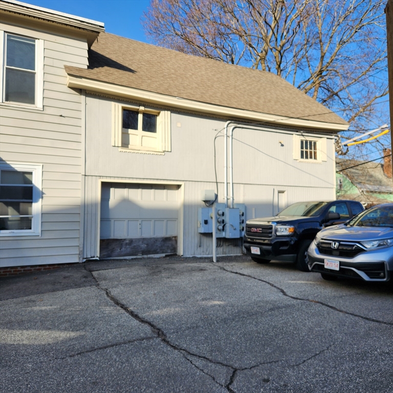 213 Lincoln St