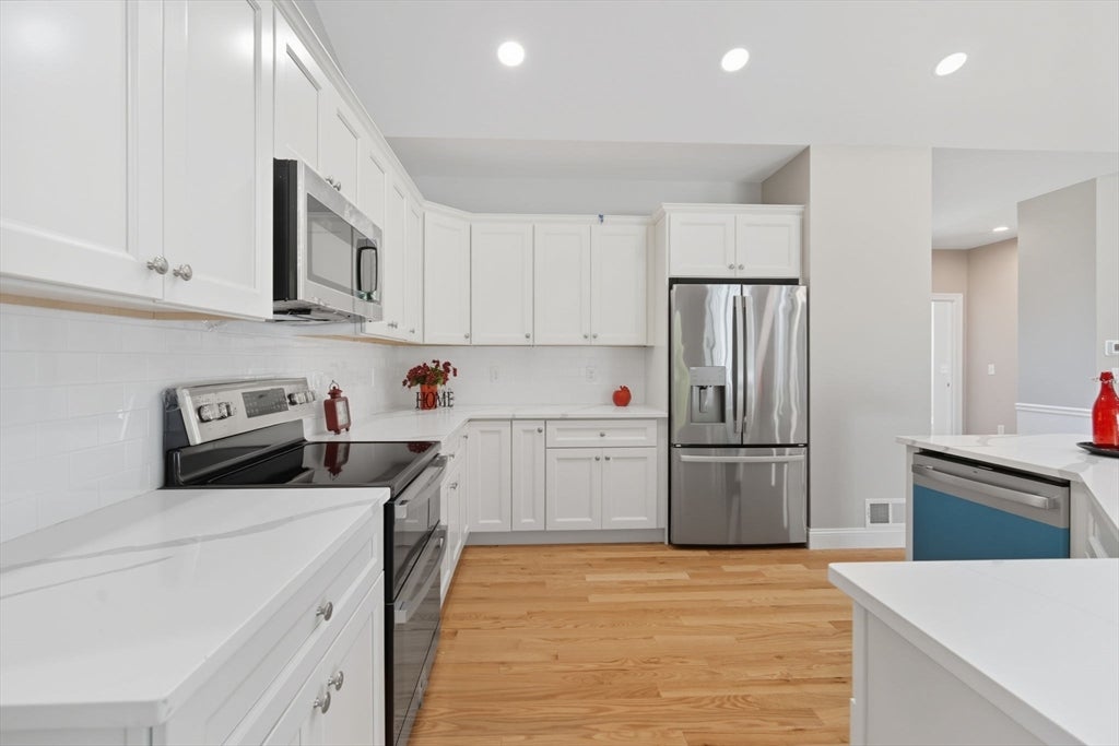 31 High Bluff, Belchertown, MA, 31 High Bluff, Belchertown, MA Photo #12