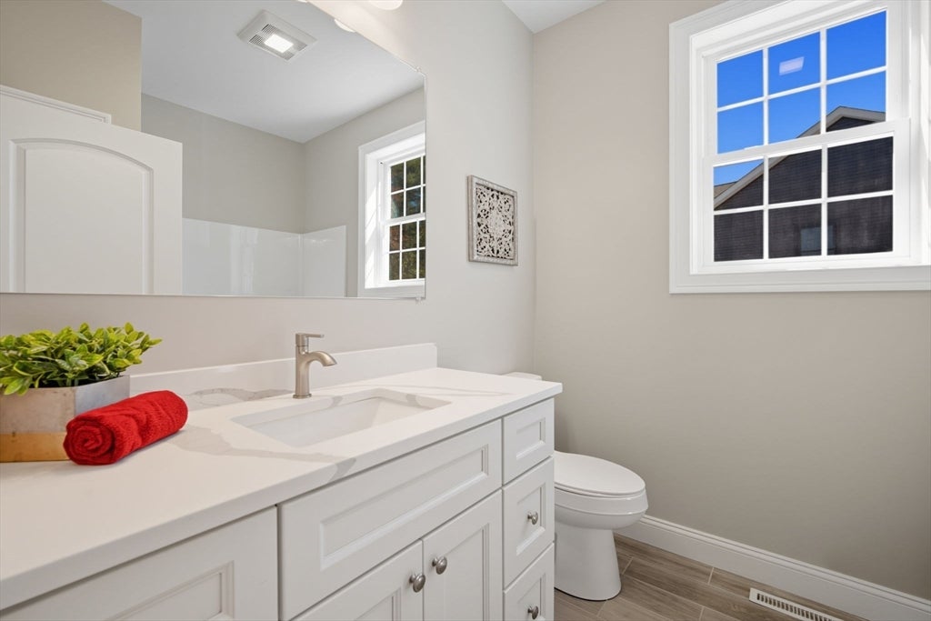 31 High Bluff, Belchertown, MA, 31 High Bluff, Belchertown, MA Photo #25