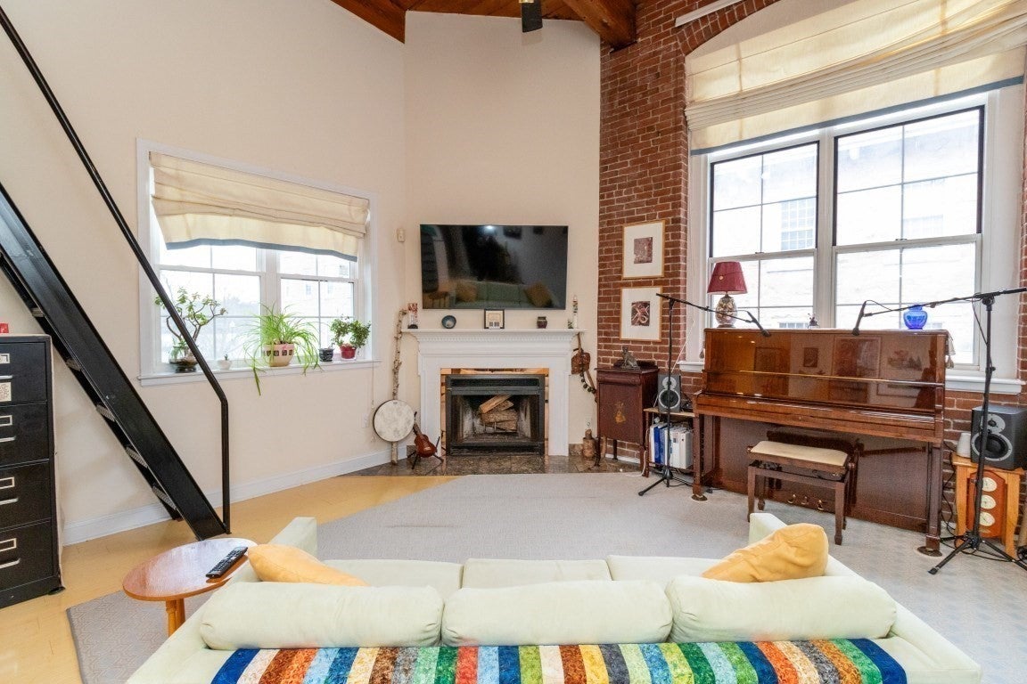 3 S Stone Mill Dr 225