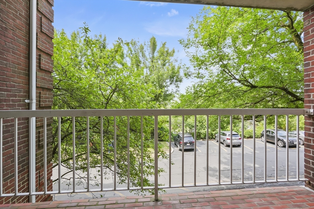 200 Captains Row 208