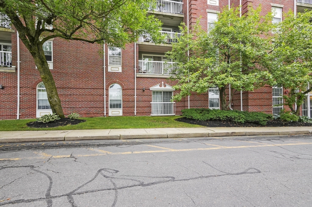 200 Captains Row 208