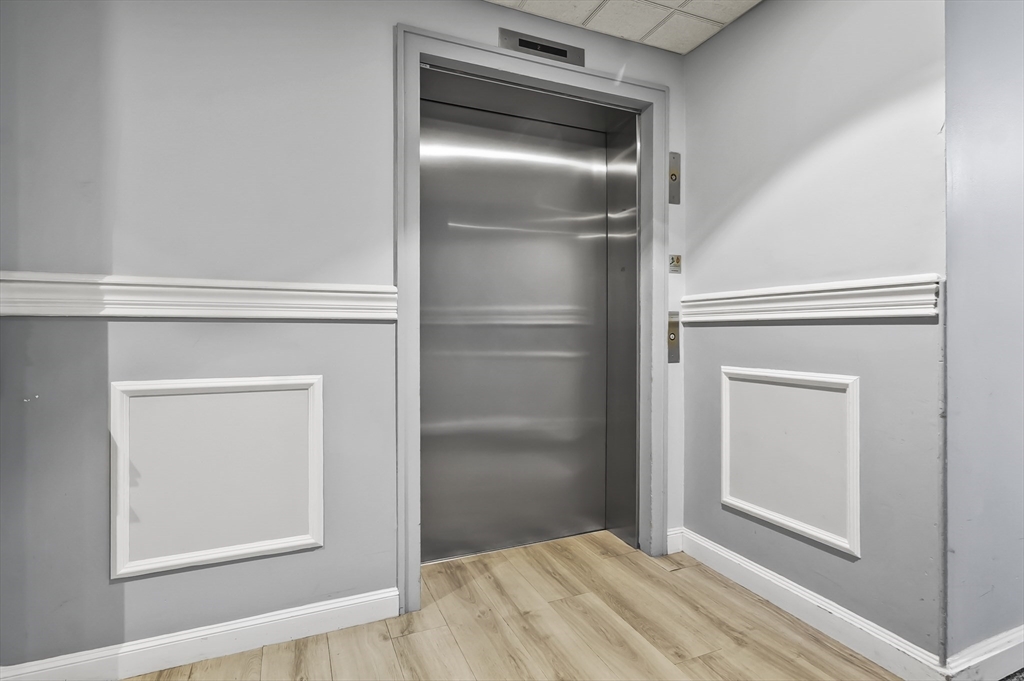 200 Captains Row 208