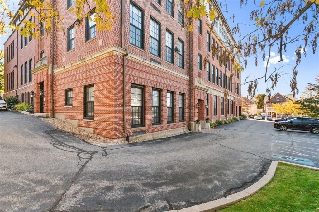 72 Ashland Street 307