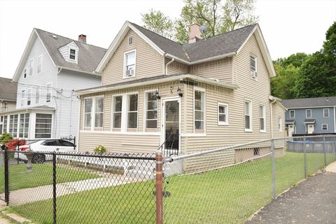 Photo of 5 Vernon St, Holyoke, MA 01040 (MLS # 73506734)