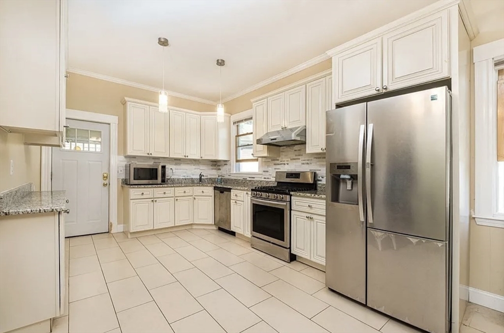 161 Walnut St 1