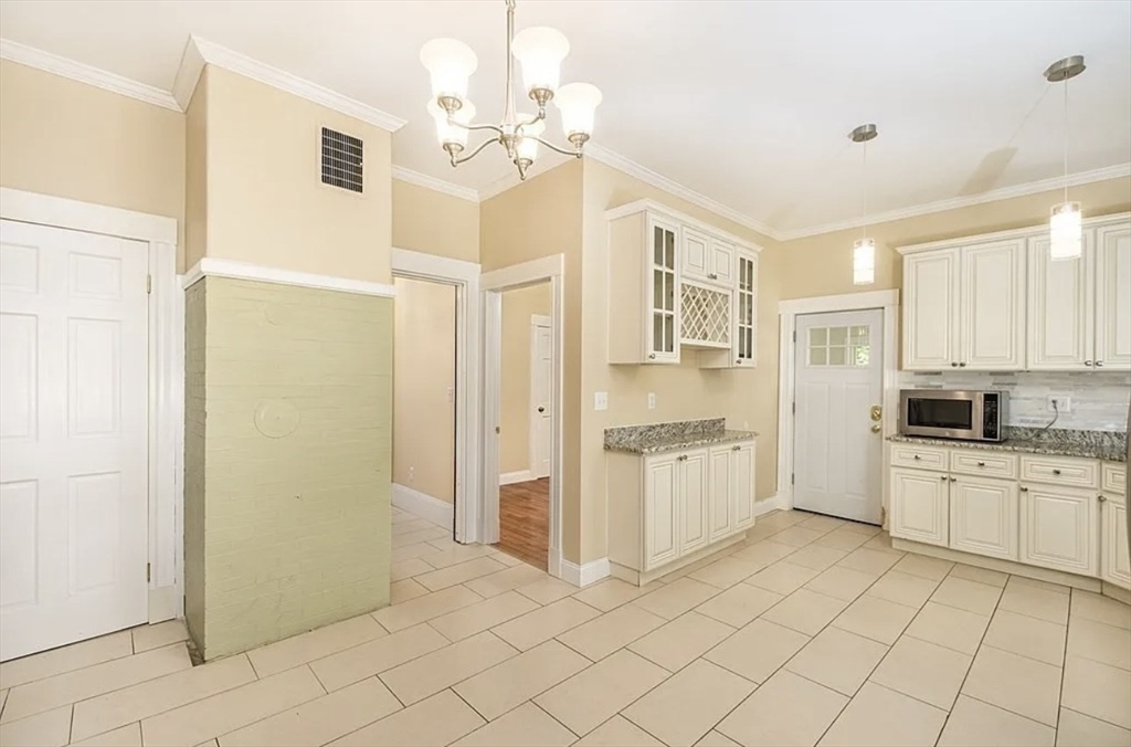 161 Walnut St 1