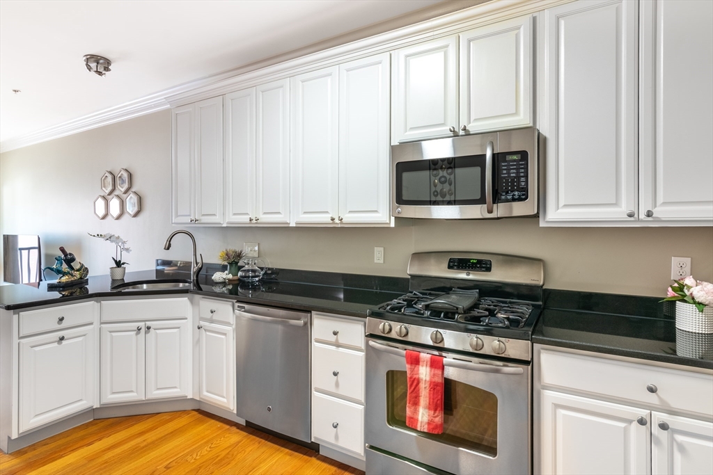 160 School St 3-1