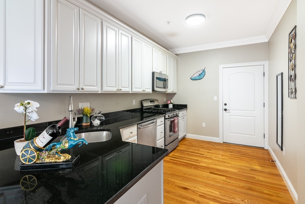 160 School St 3-1